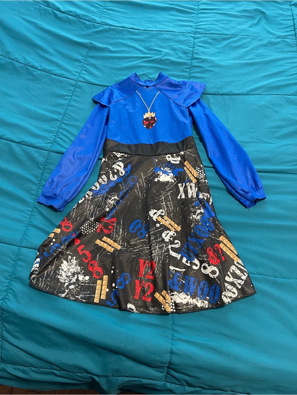 Girls Disney descendants costume dress 4-6X